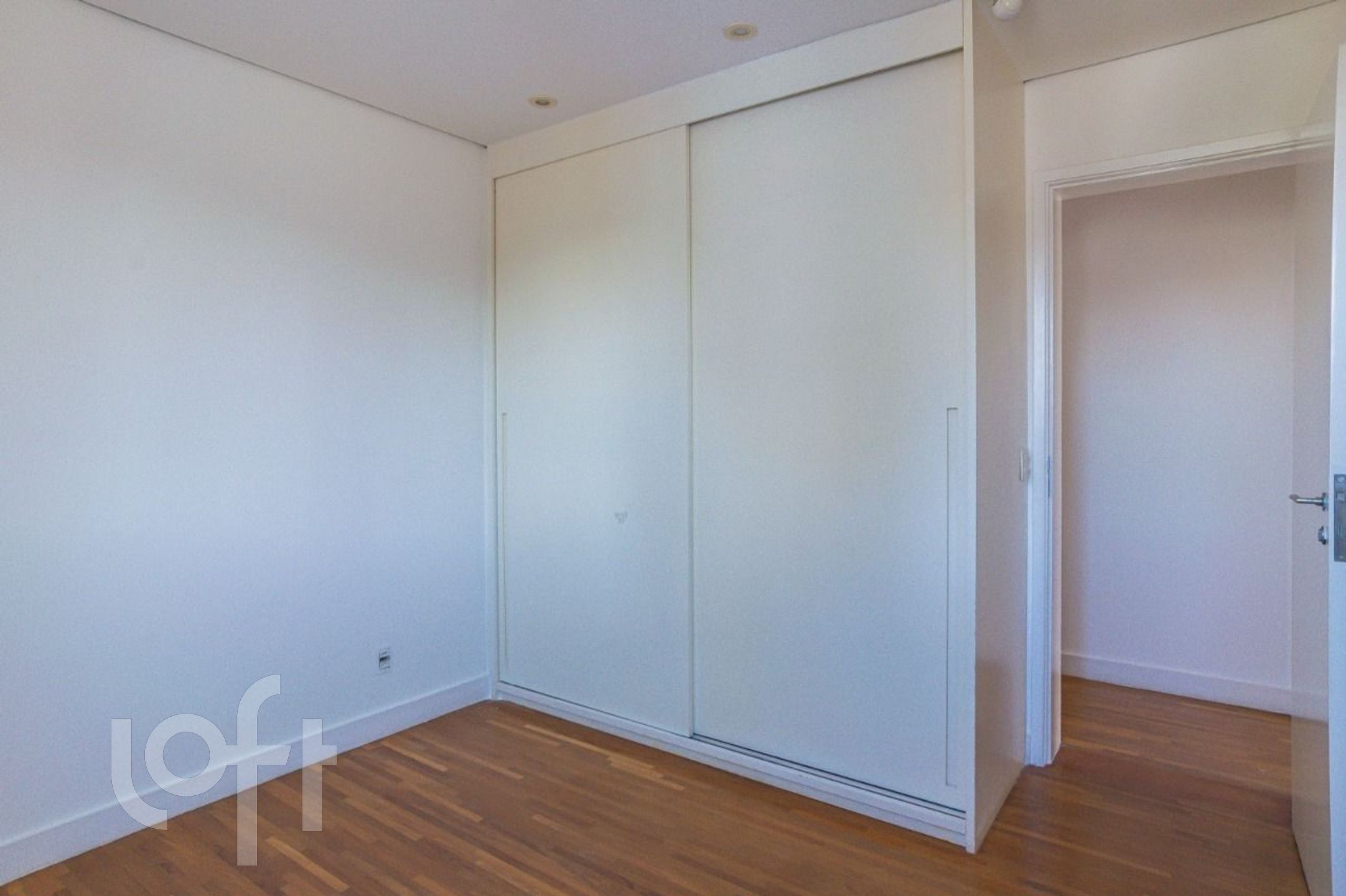 Apartamento à venda com 3 quartos, 241m² - Foto 10