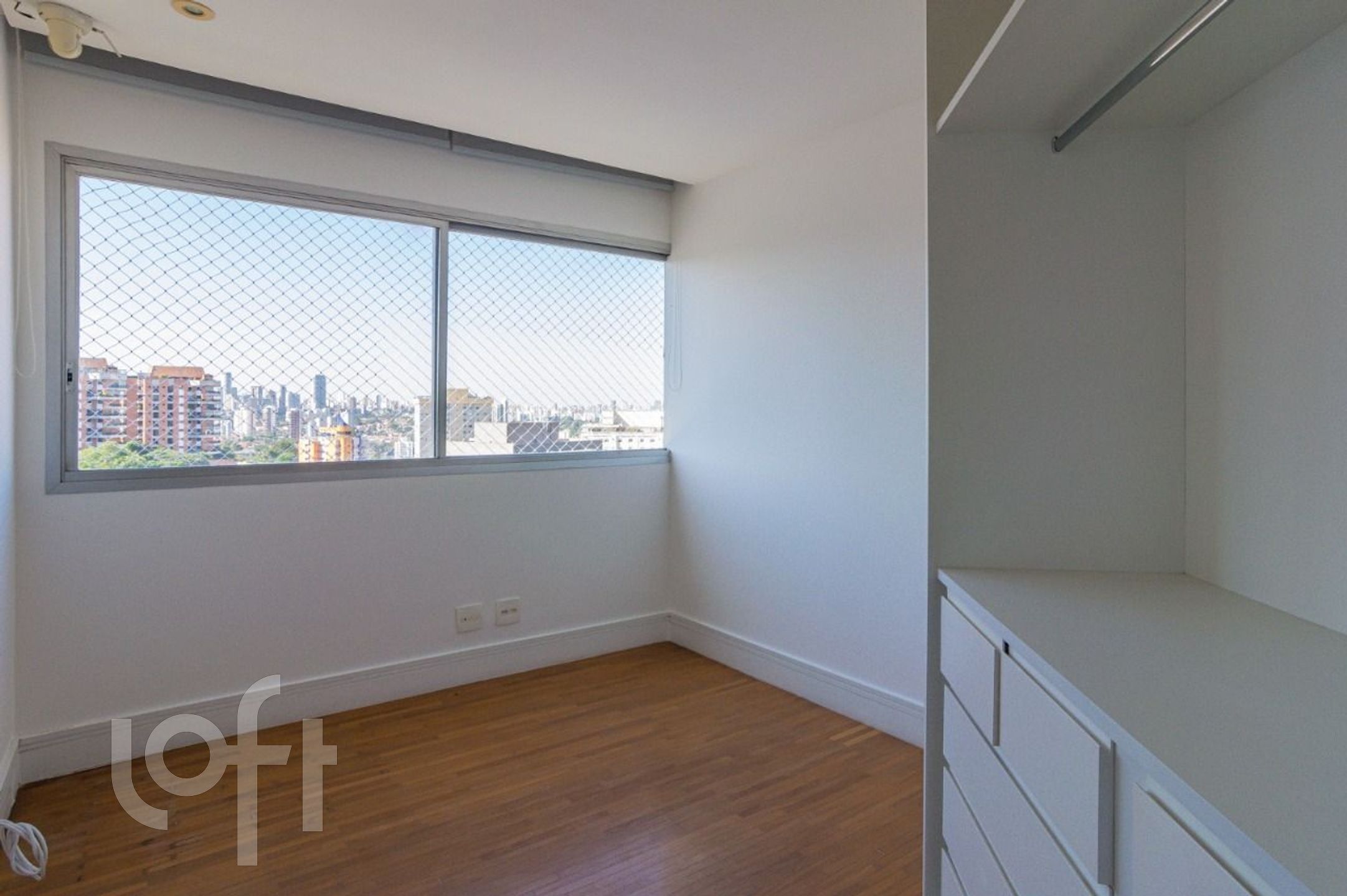 Apartamento à venda com 3 quartos, 241m² - Foto 4