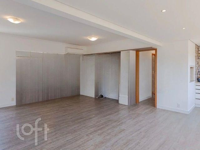 Apartamento com 106m², 3 dormitórios, 1 suíte, 2 vagas, Auxiliadora em Porto Alegre