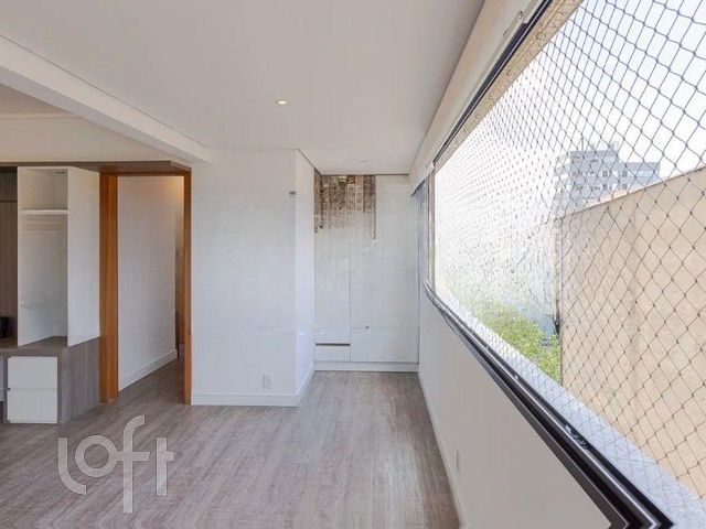 Apartamento com 106m², 3 dormitórios, 1 suíte, 2 vagas, Auxiliadora em Porto Alegre