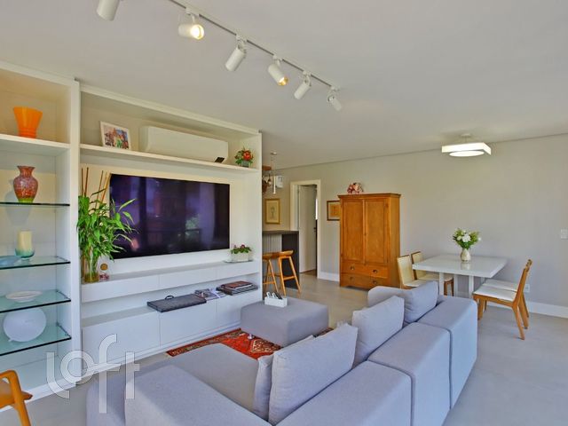 Apartamento com 99m², 2 dormitórios, 2 suítes, 2 vagas, Bela Vista em Porto Alegre