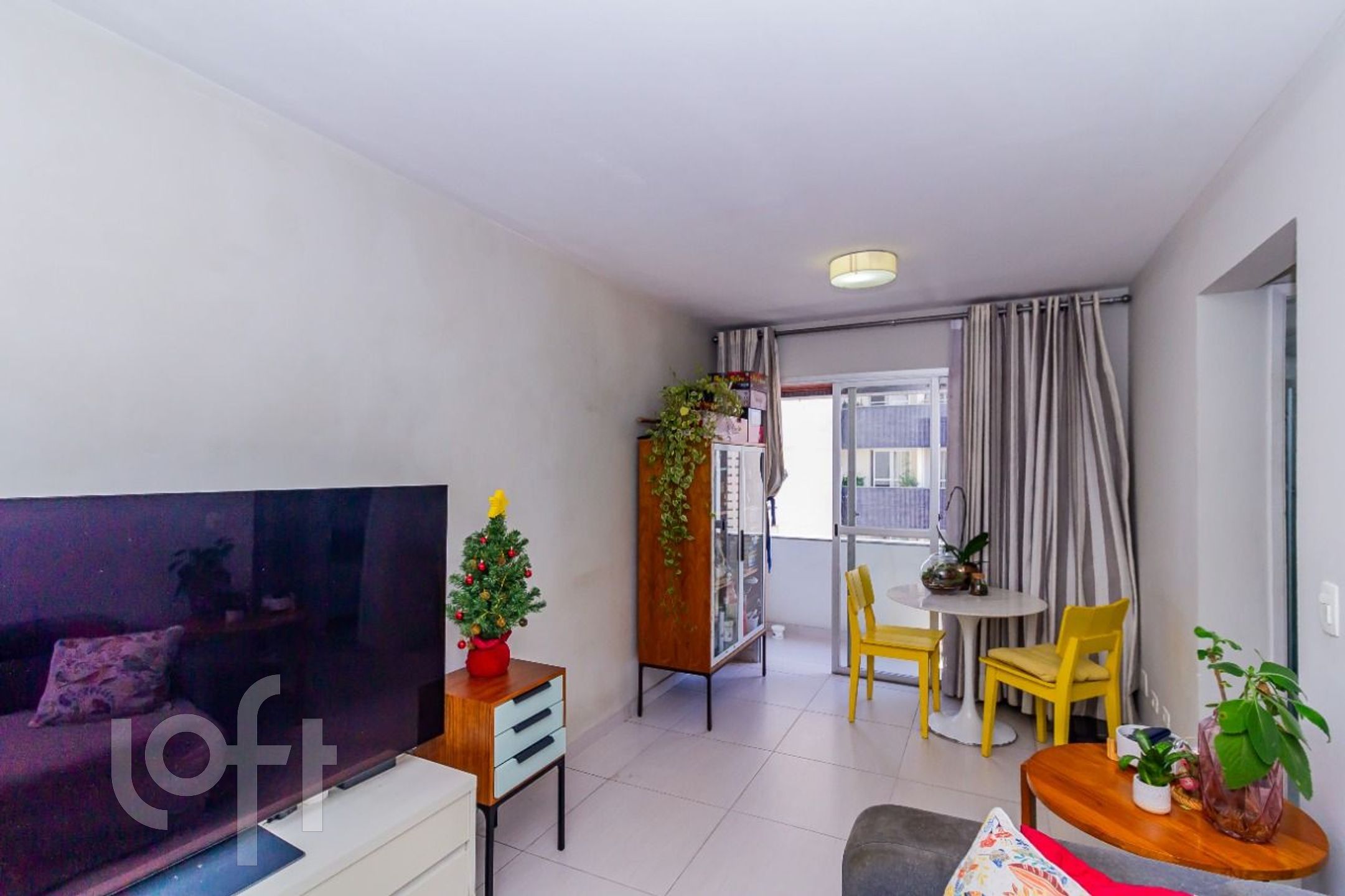 Apartamento à venda com 2 quartos, 63m² - Foto 1