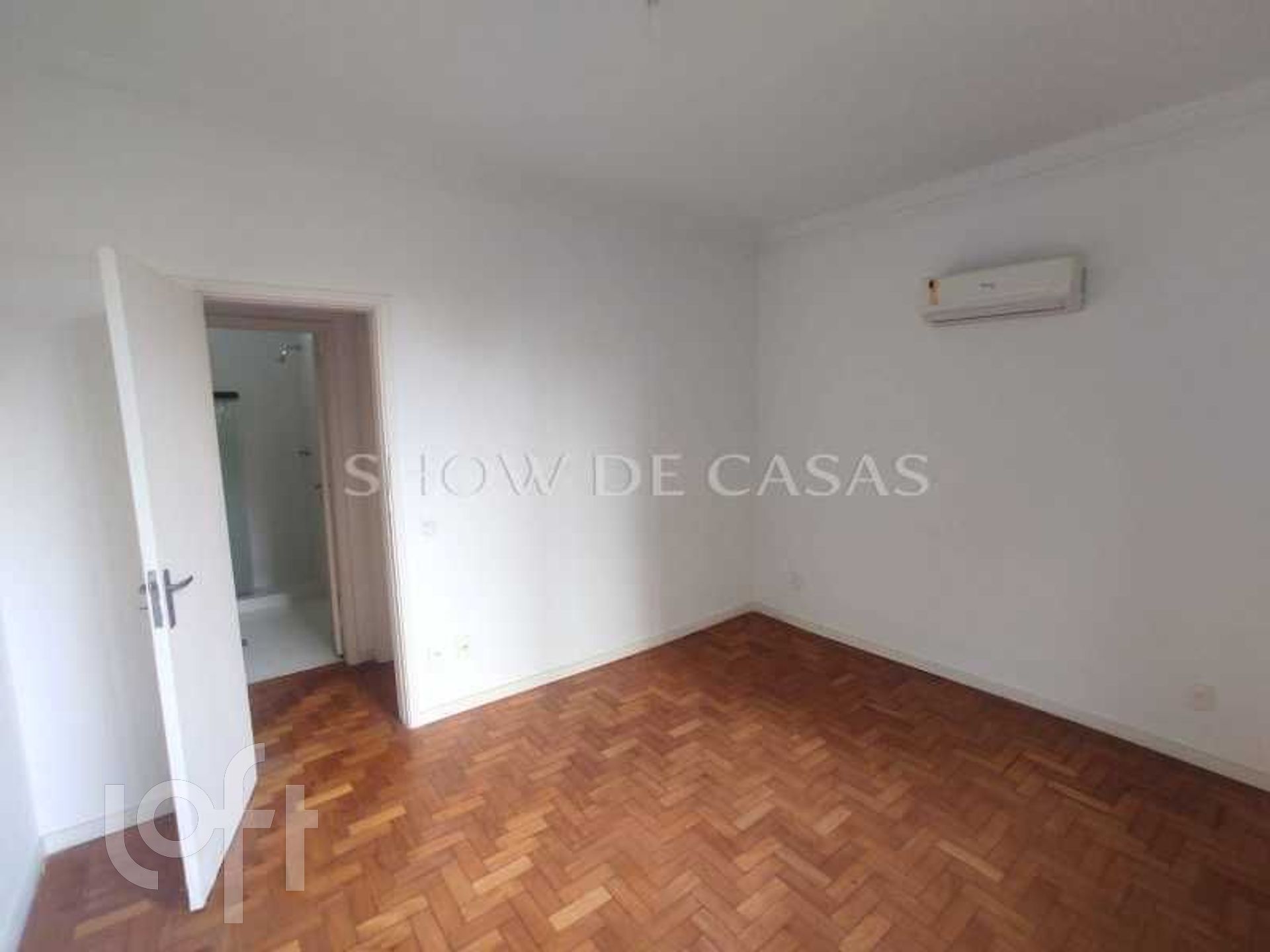 Apartamento à venda com 2 quartos, 70m² - Foto 4