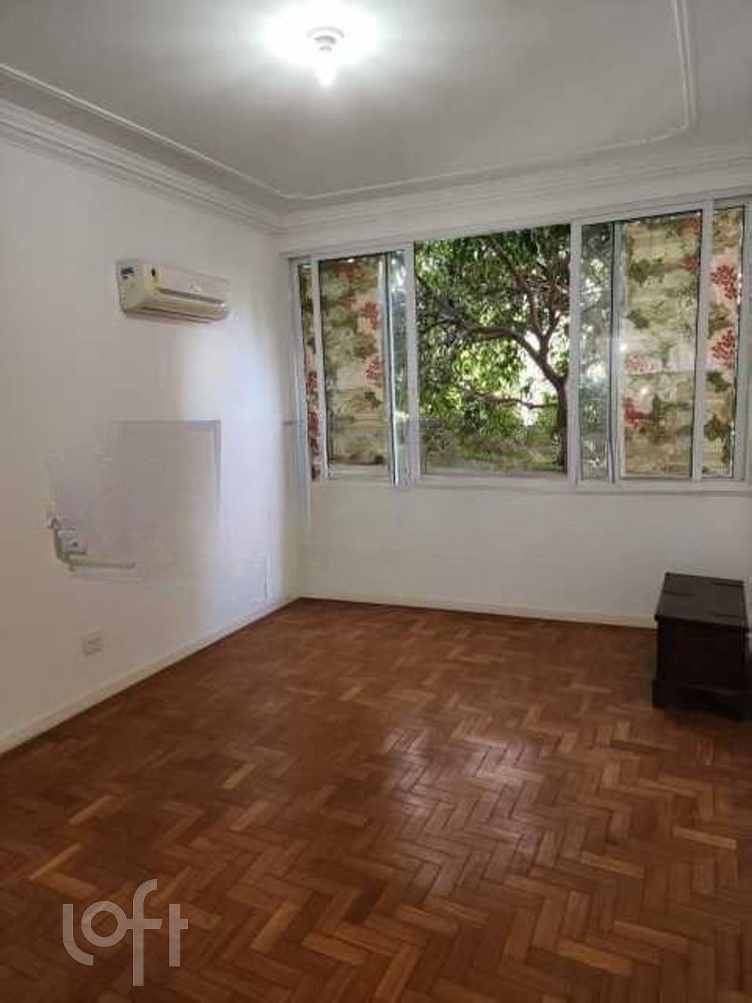 Apartamento à venda com 2 quartos, 70m² - Foto 1