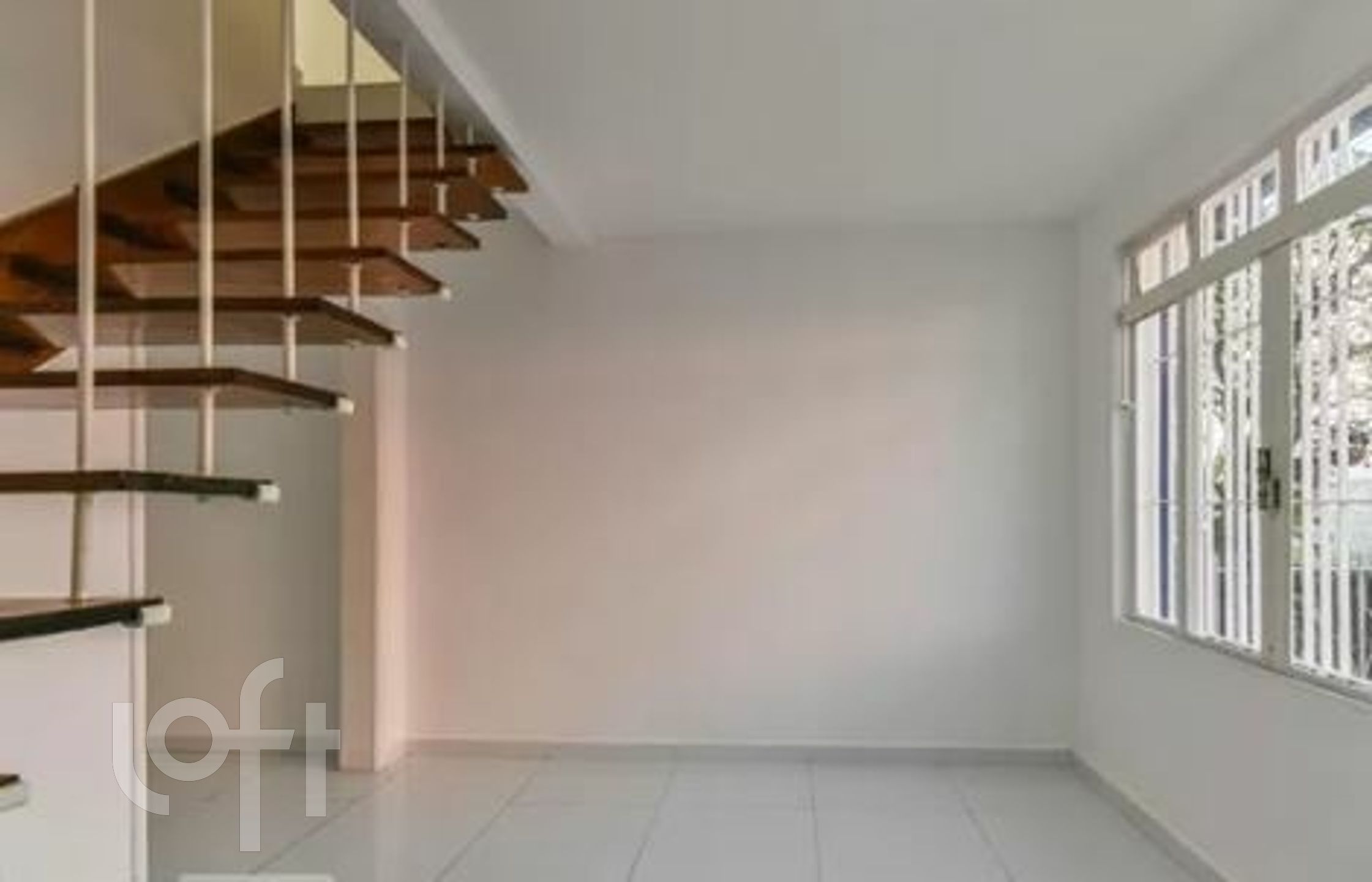 Casa à venda com 3 quartos, 140m² - Foto 1