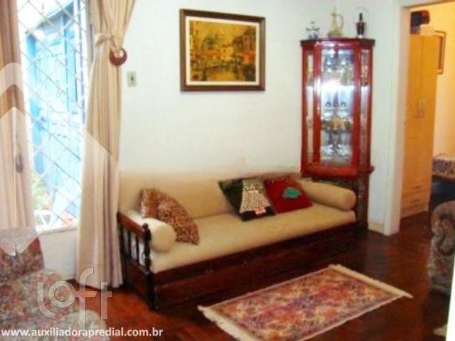 Casa com 222m², 3 dormitórios, 2 vagas, Petrópolis em Porto Alegre