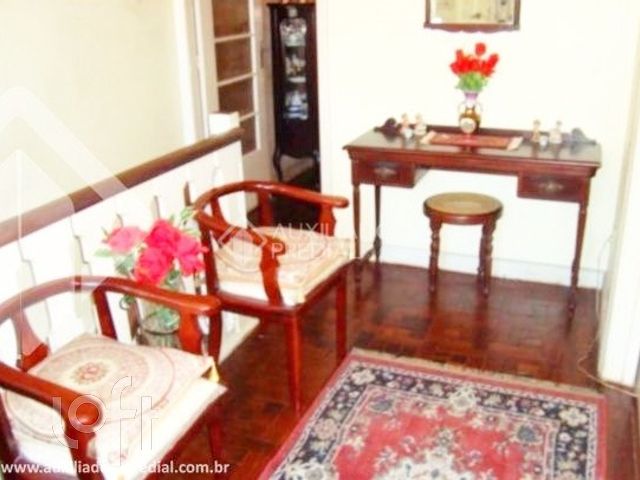 Casa com 222m², 3 dormitórios, 2 vagas, Petrópolis em Porto Alegre