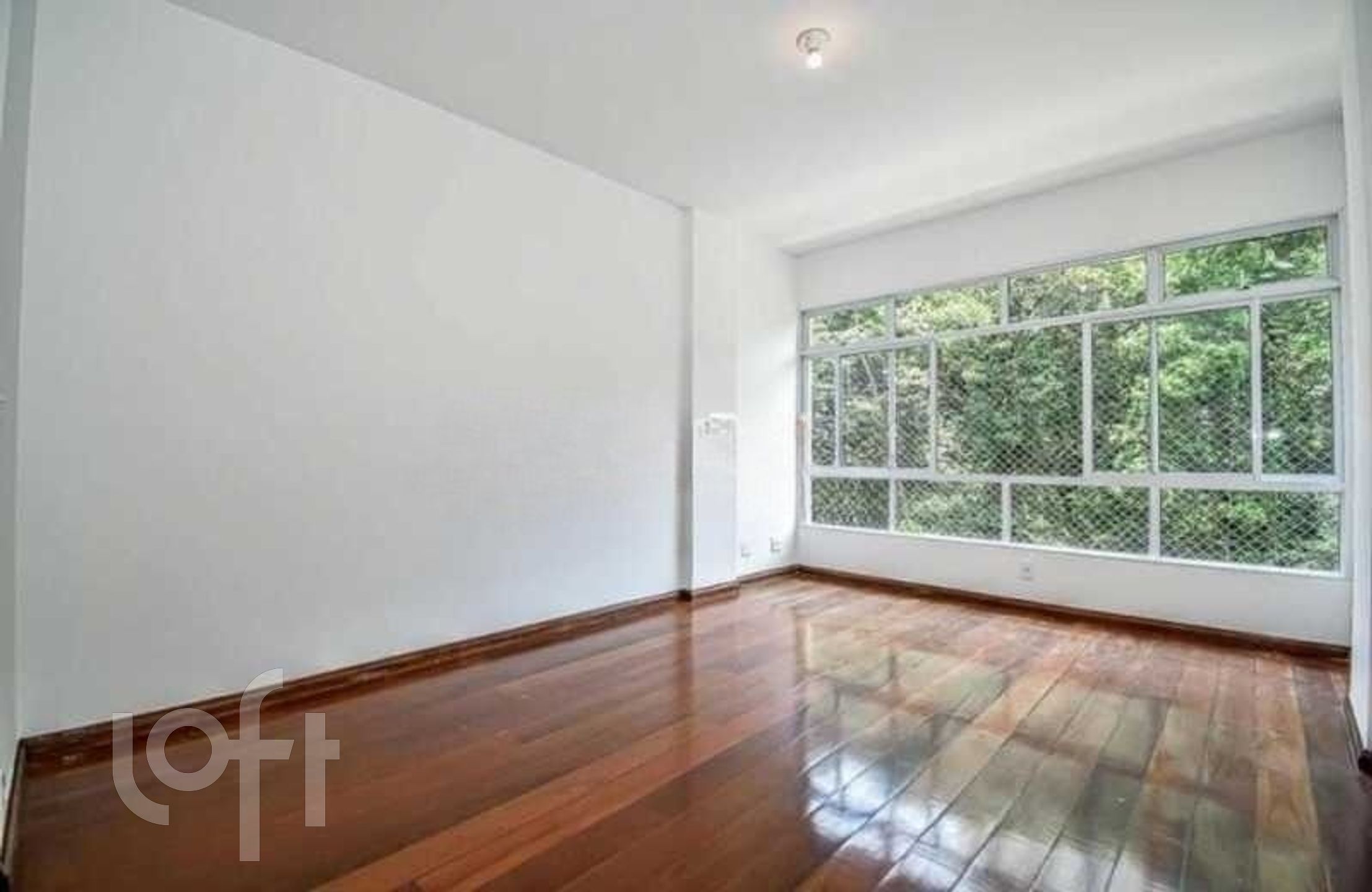Apartamento à venda em Laranjeiras com 126 m², 3 quartos, 1 suíte, 1 vaga
