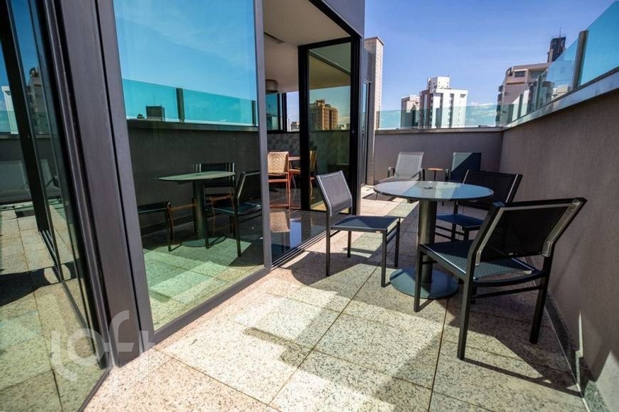 Apartamento à venda com 3 quartos, 160m² - Foto 3