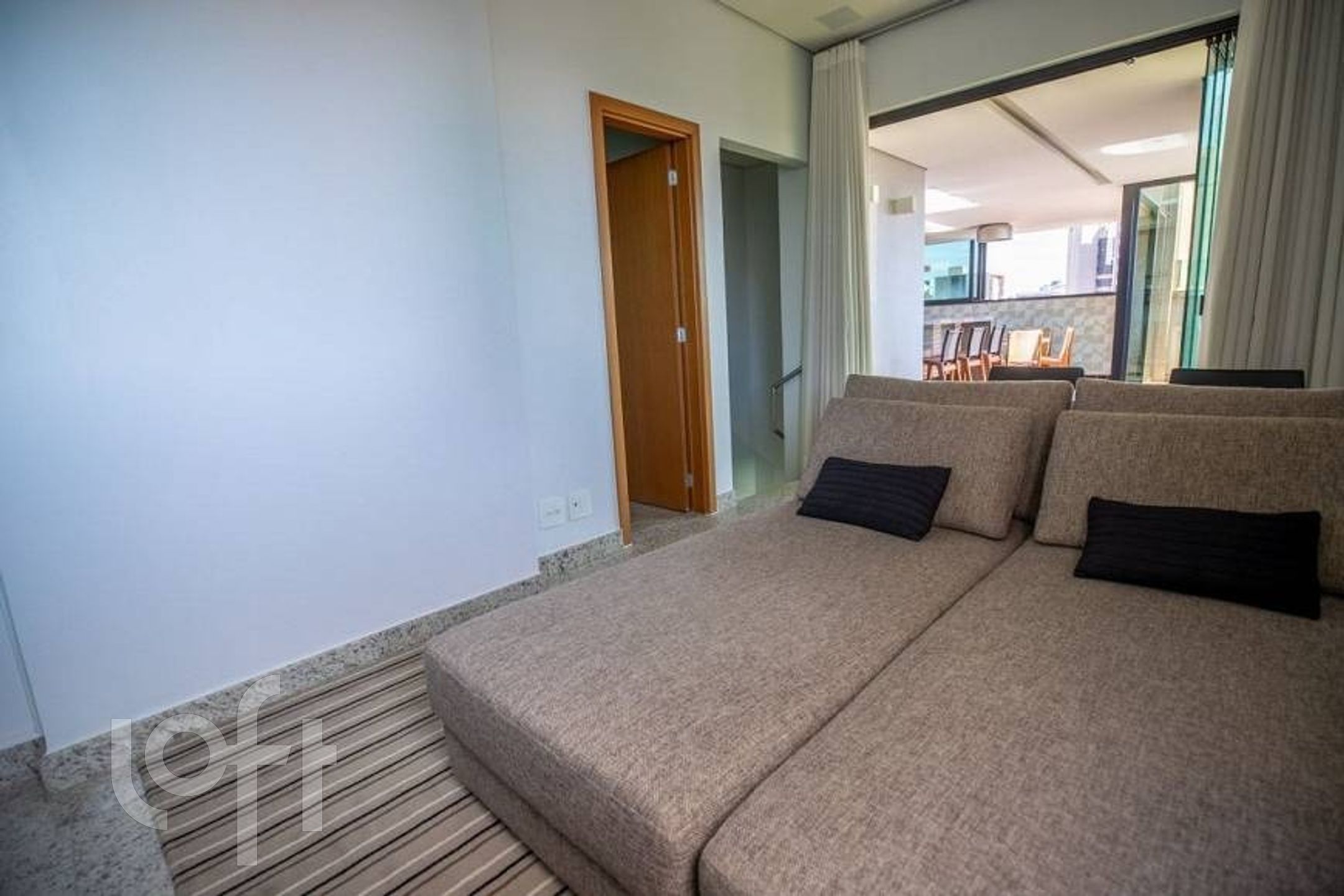 Apartamento à venda com 3 quartos, 160m² - Foto 4