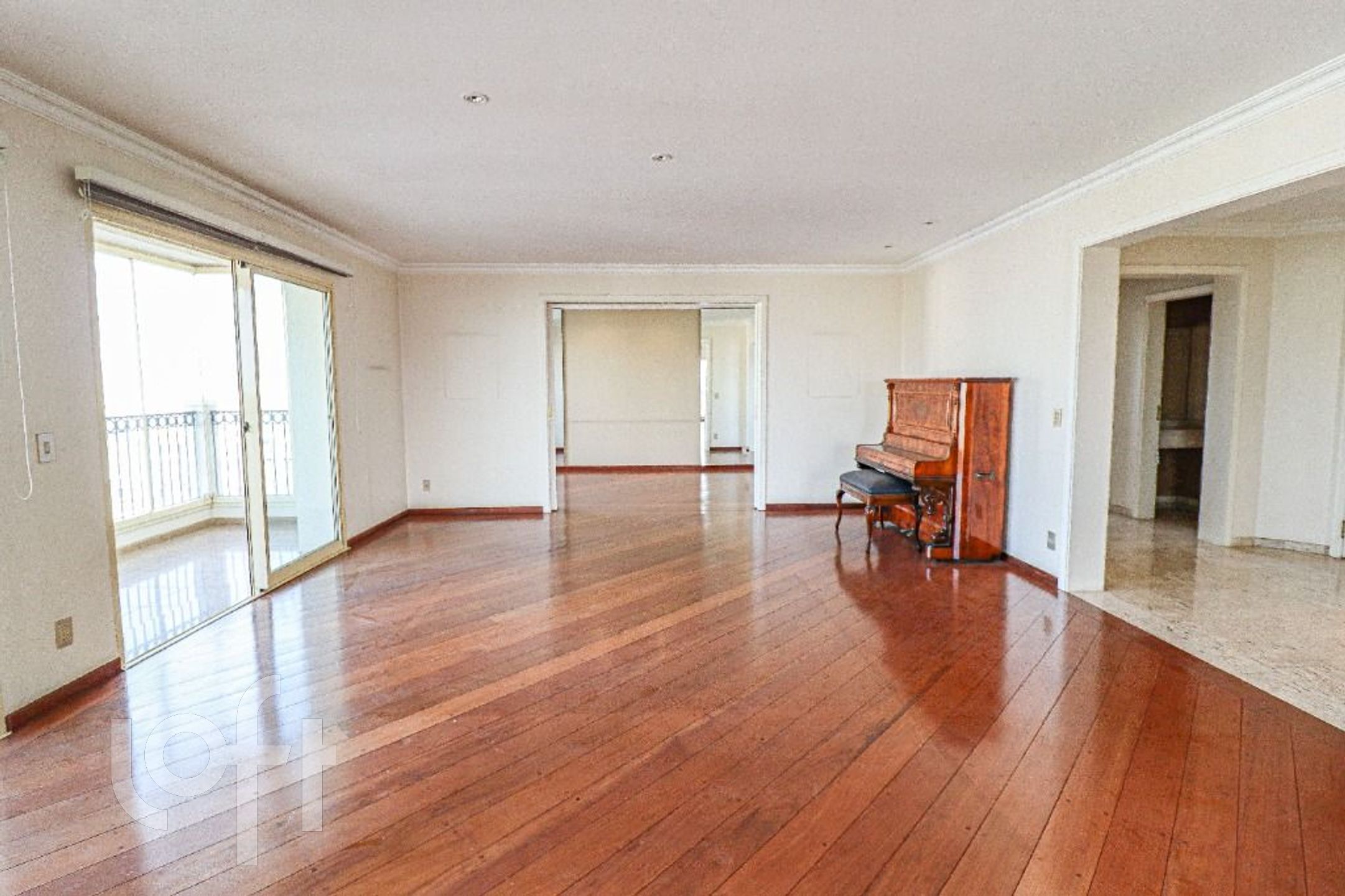 Apartamento à venda com 4 quartos, 317m² - Foto 8