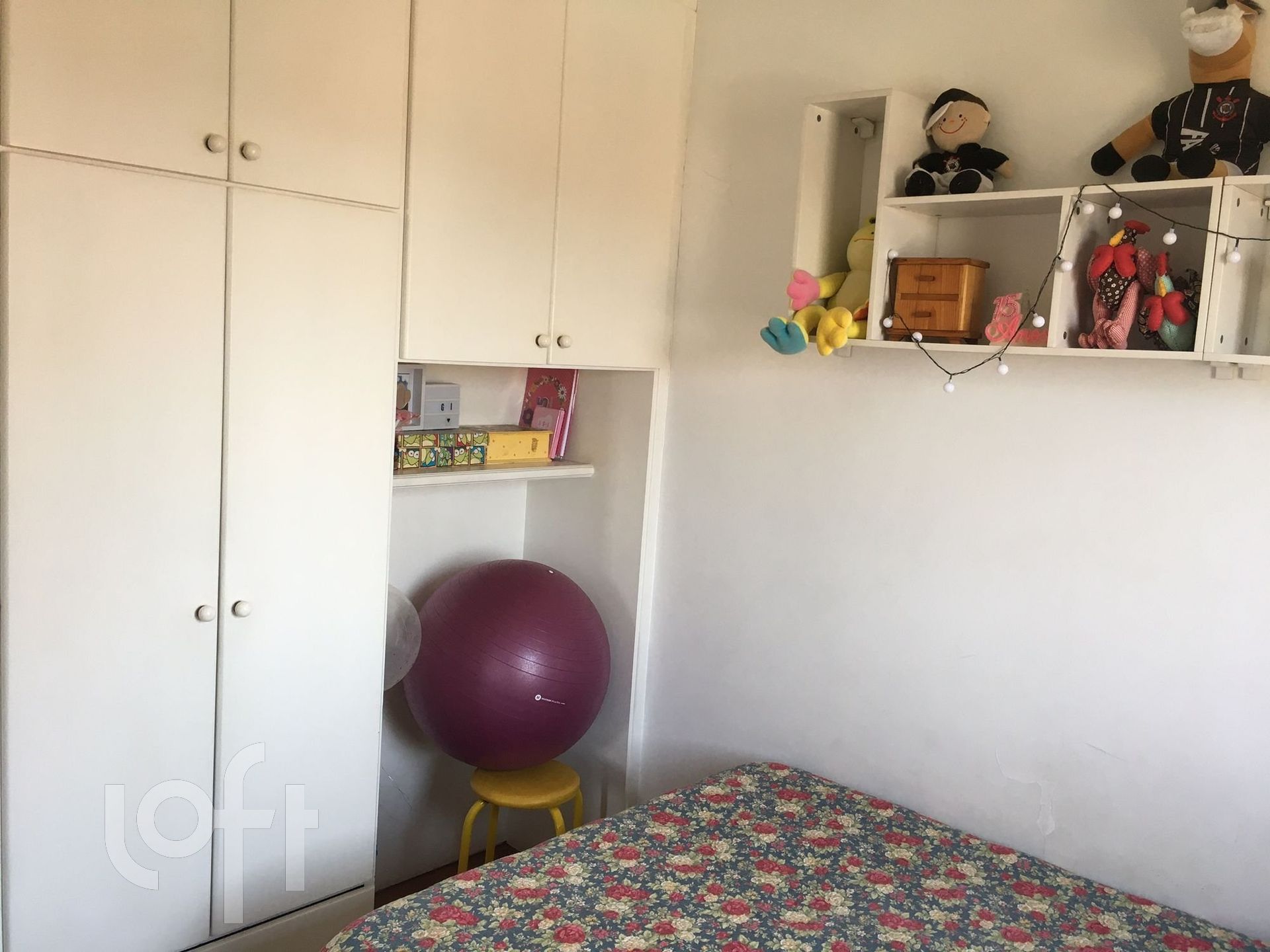 Apartamento à venda com 3 quartos, 77m² - Foto 2