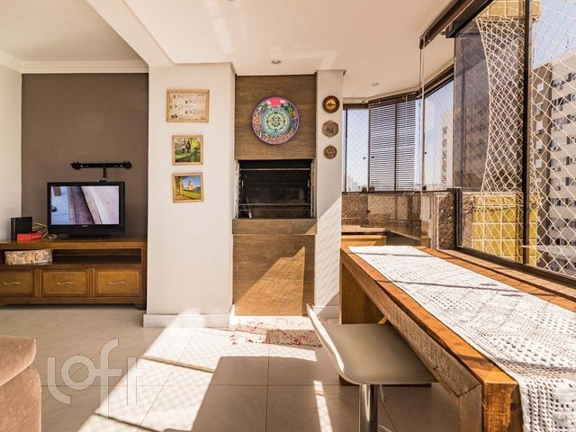 Apartamento com 109m², 3 dormitórios, 1 suíte, 1 vaga, Cristo Redentor em Porto Alegre