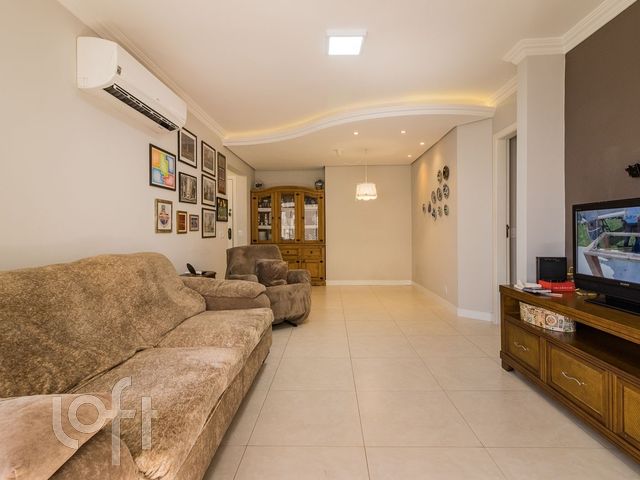 Apartamento com 109m², 3 dormitórios, 1 suíte, 1 vaga, Cristo Redentor em Porto Alegre