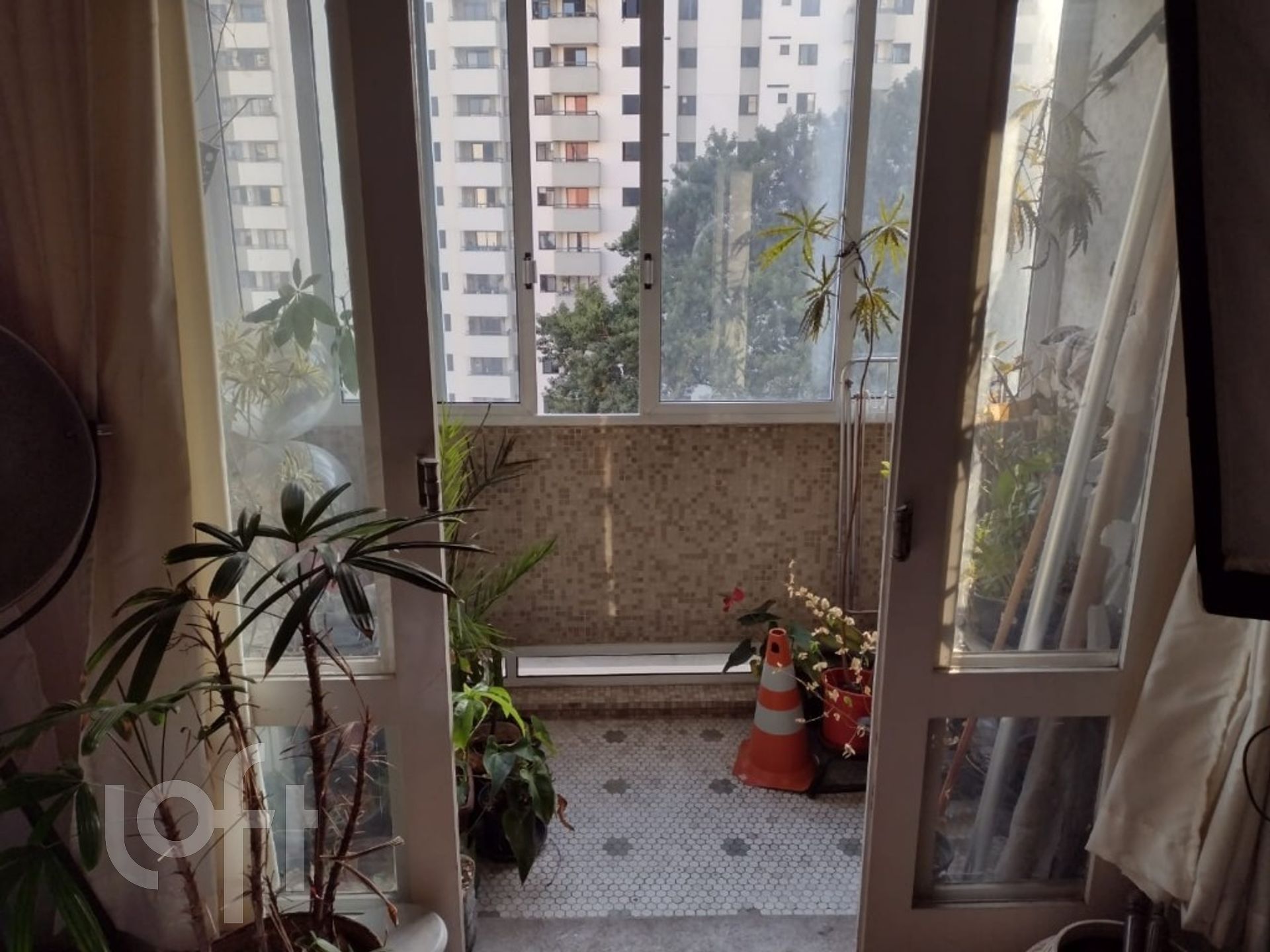 Apartamento à venda com 2 quartos, 105m² - Foto 1