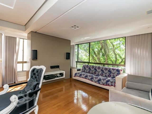 Apartamento com 158m², 3 dormitórios, 2 vagas, Independência em Porto Alegre