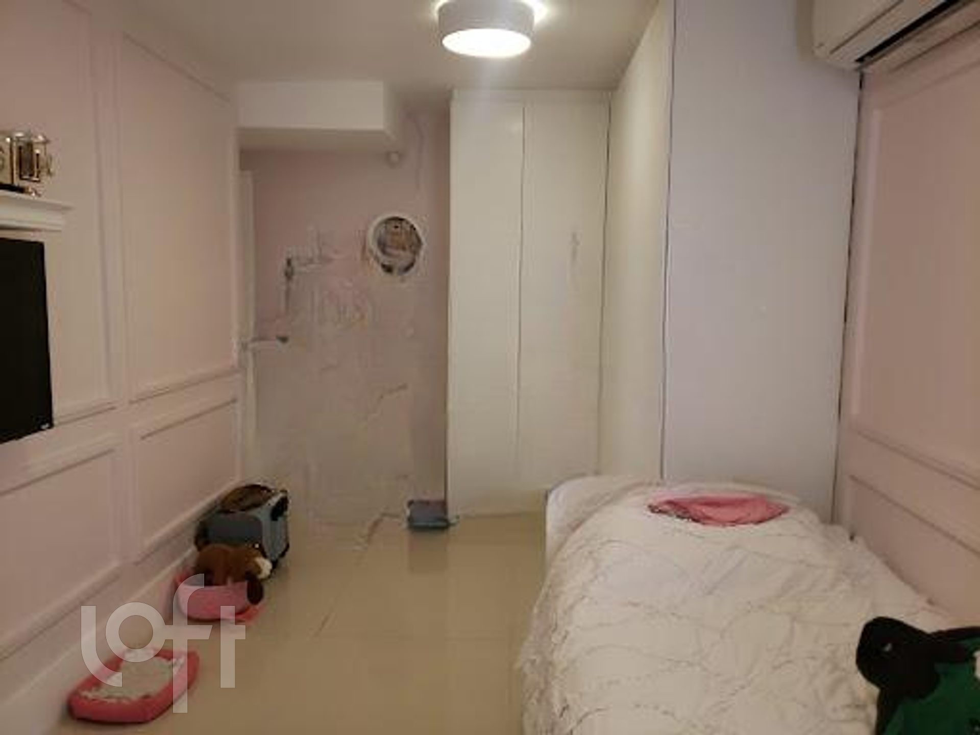 Apartamento à venda com 4 quartos, 221m² - Foto 2