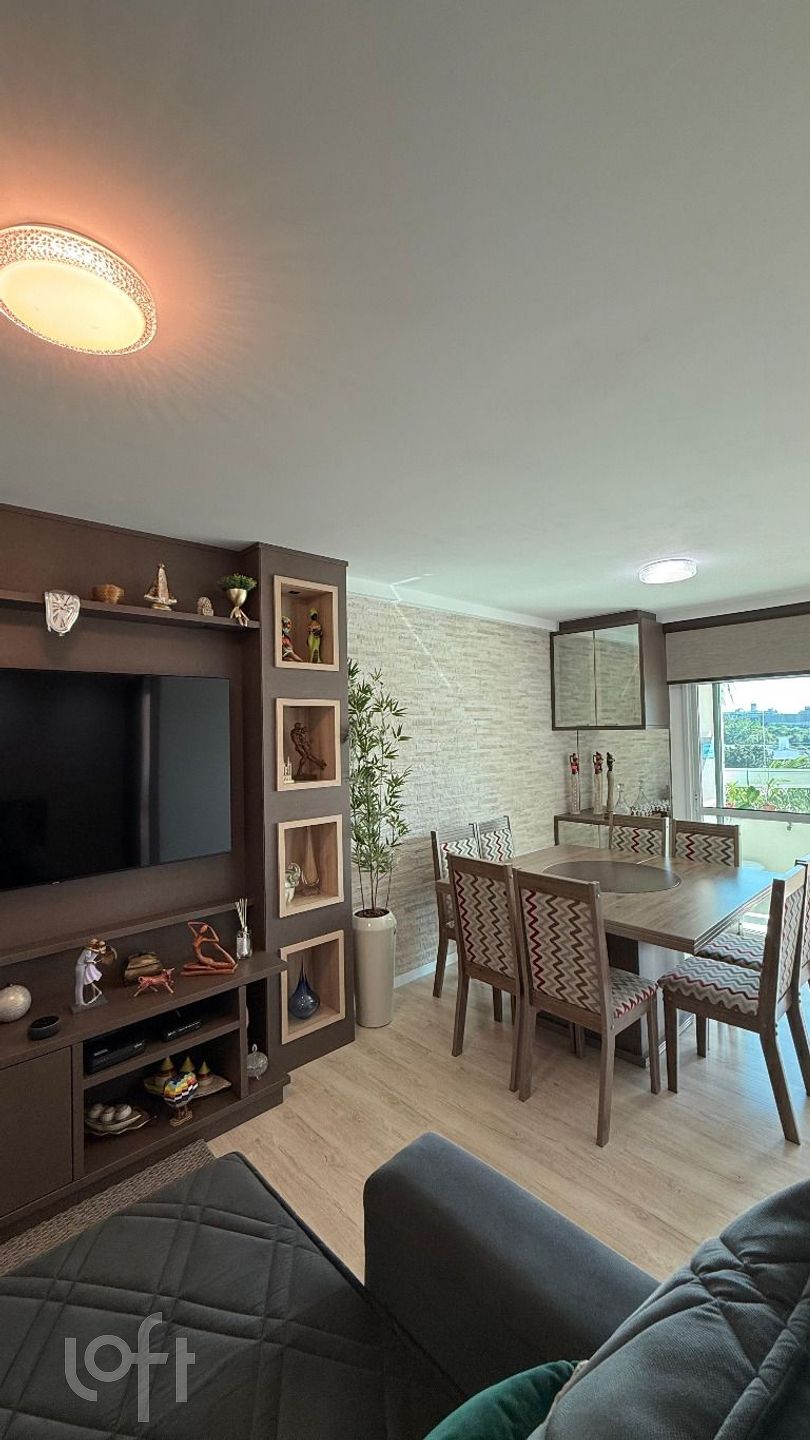Apartamento à venda em Itacorubi com 77 m², 2 quartos, 1 suíte, 2 vagas