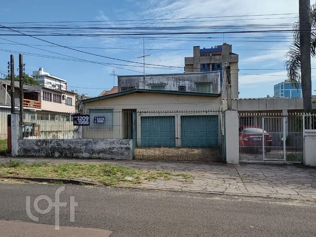 Casa com 500m², 5 dormitórios, 1 suíte, 2 vagas, Cristo Redentor em Porto Alegre