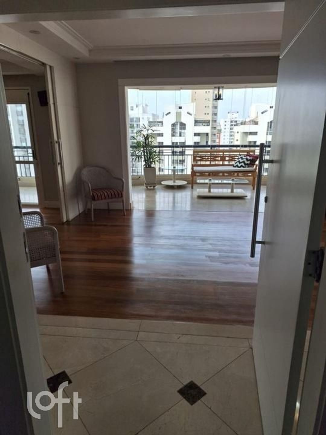 Apartamento à venda com 3 quartos, 200m² - Foto 3