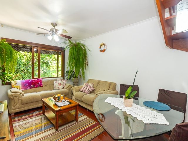 Apartamento com 180m², 3 dormitórios, 1 suíte, 2 vagas, Petrópolis em Porto Alegre