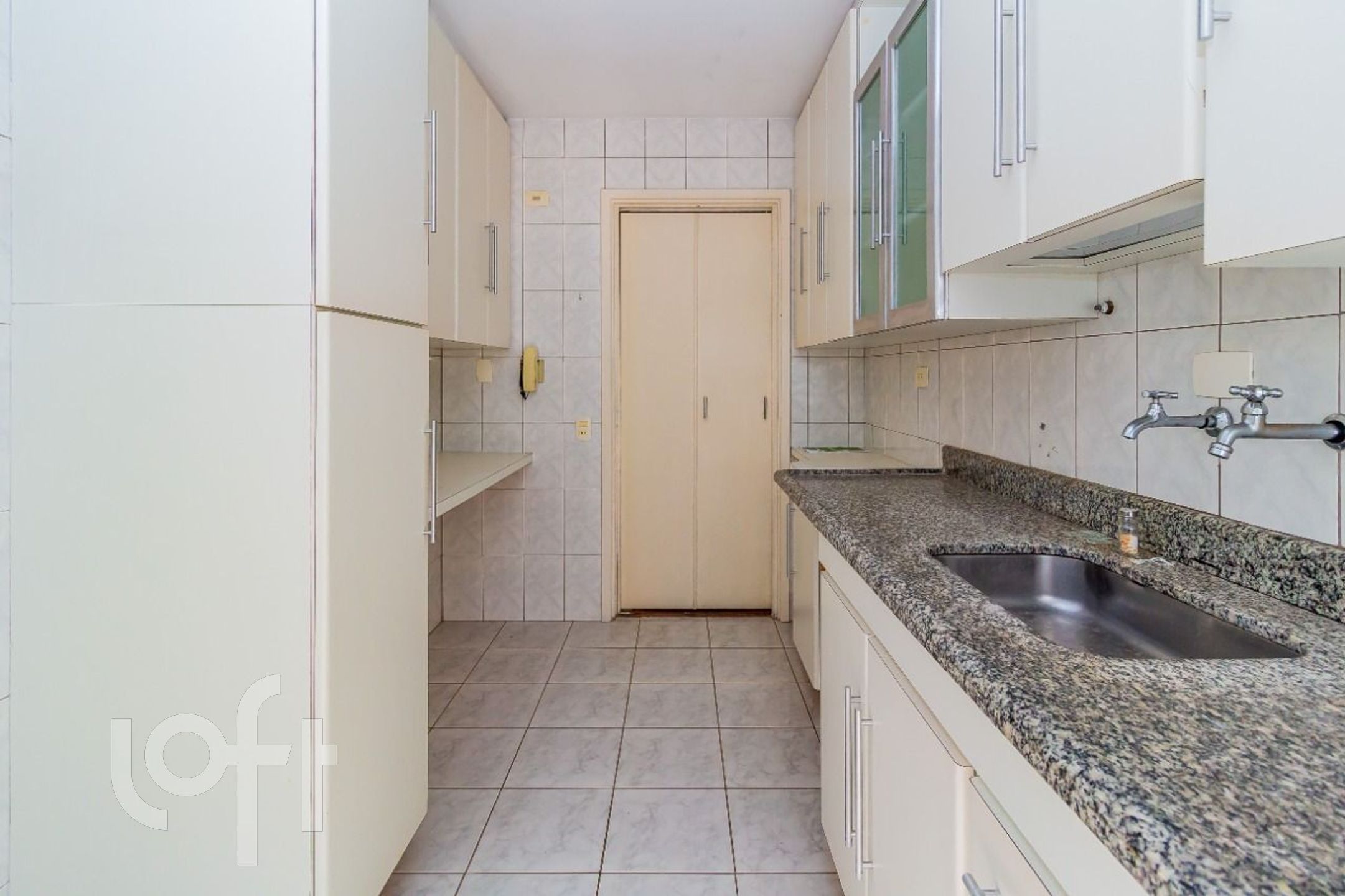 Apartamento à venda com 2 quartos, 70m² - Foto 11