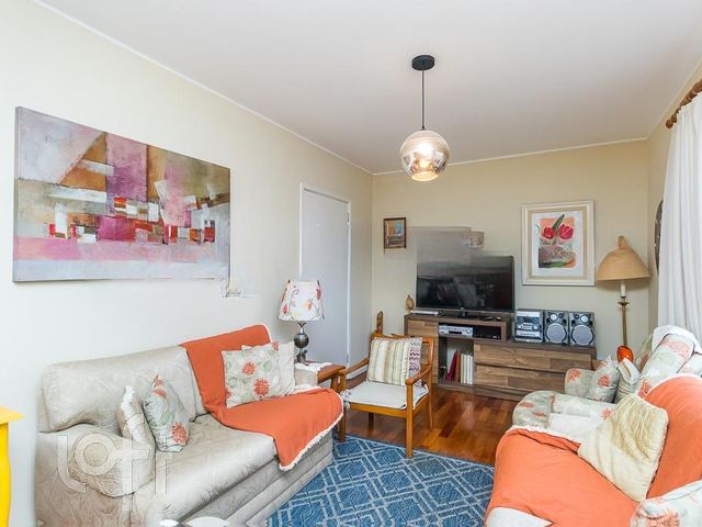 Apartamento com 108m², 3 dormitórios, 1 suíte, 1 vaga, Rio Branco em Porto Alegre