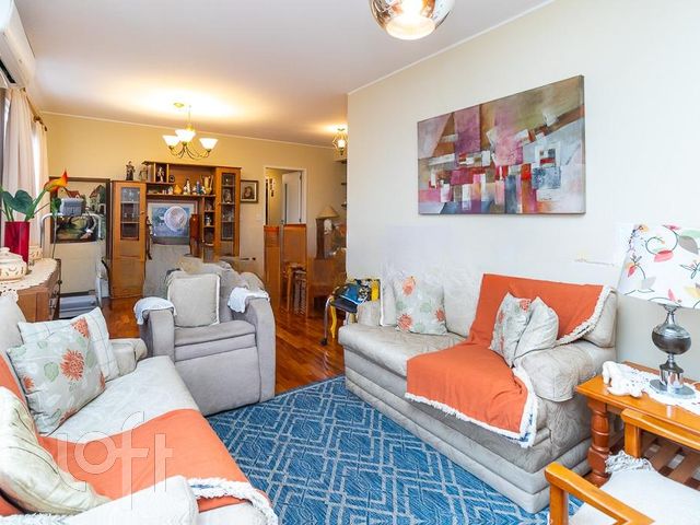 Apartamento com 108m², 3 dormitórios, 1 suíte, 1 vaga, Rio Branco em Porto Alegre