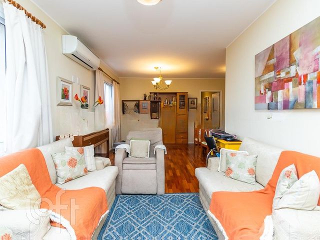 Apartamento com 108m², 3 dormitórios, 1 suíte, 1 vaga, Rio Branco em Porto Alegre