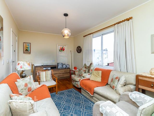 Apartamento com 108m², 3 dormitórios, 1 suíte, 1 vaga, Rio Branco em Porto Alegre