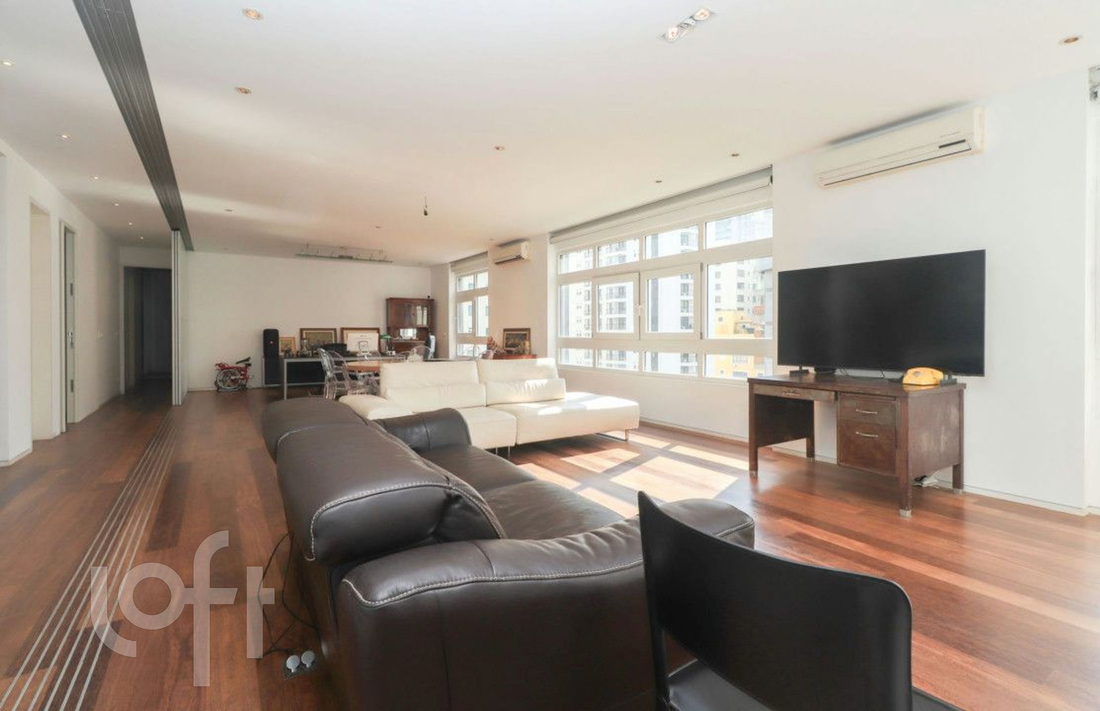 Apartamento à venda com 3 quartos, 239m² - Foto 1