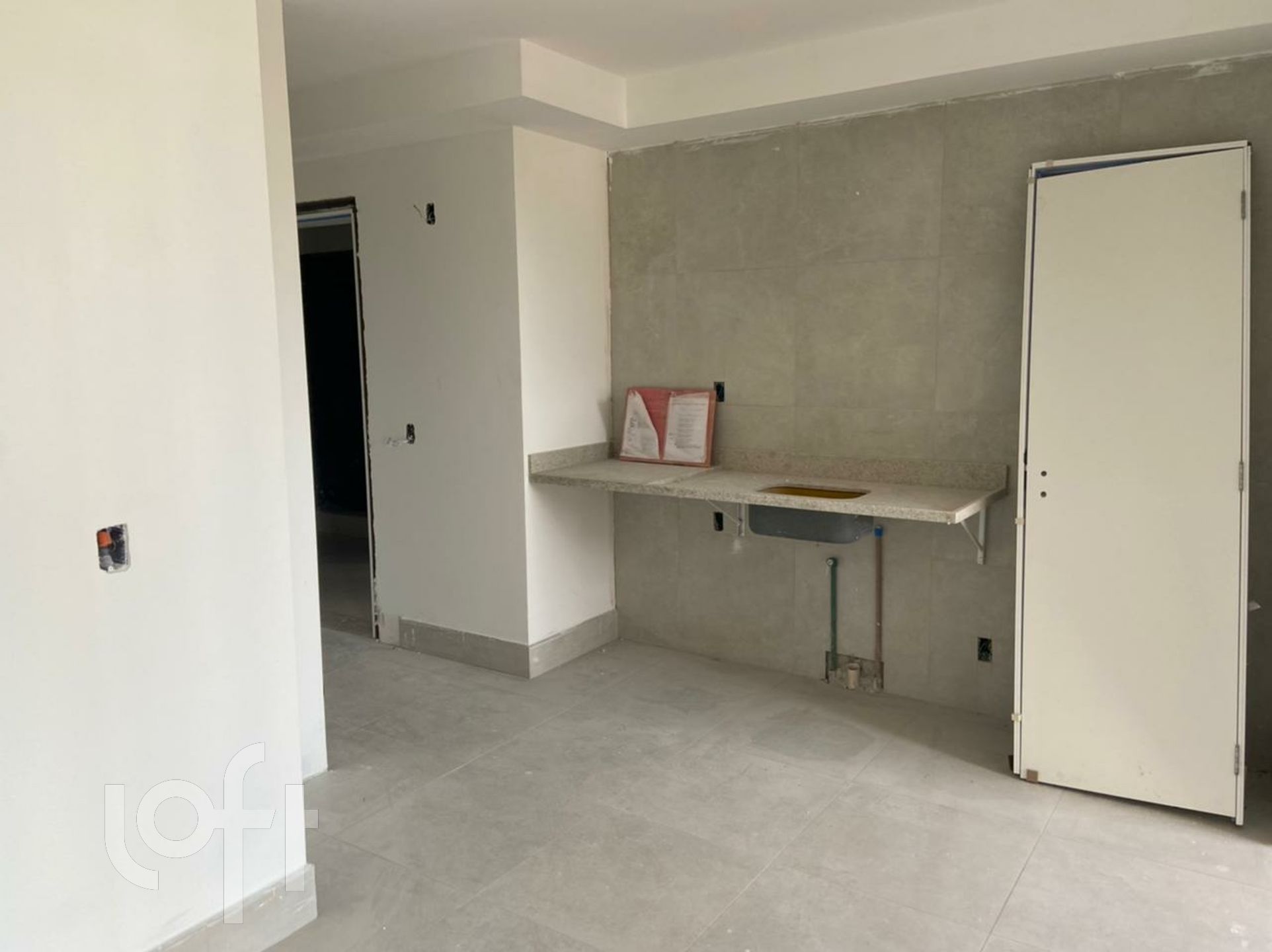 Apartamento à venda com 3 quartos, 156m² - Foto 3