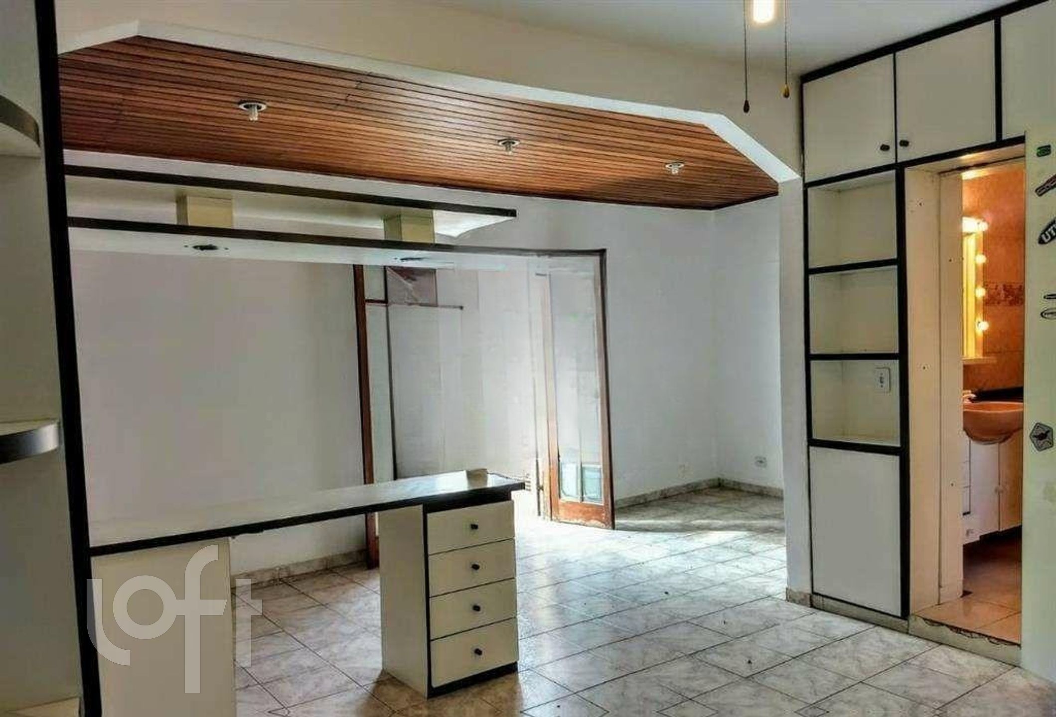 Casa à venda com 4 quartos, 267m² - Foto 1