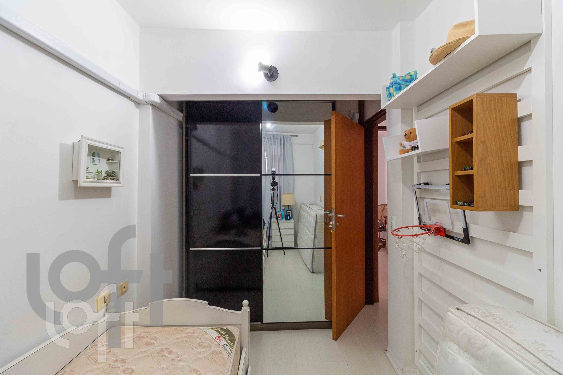 Apartamento à venda com 3 quartos, 98m² - Foto 3