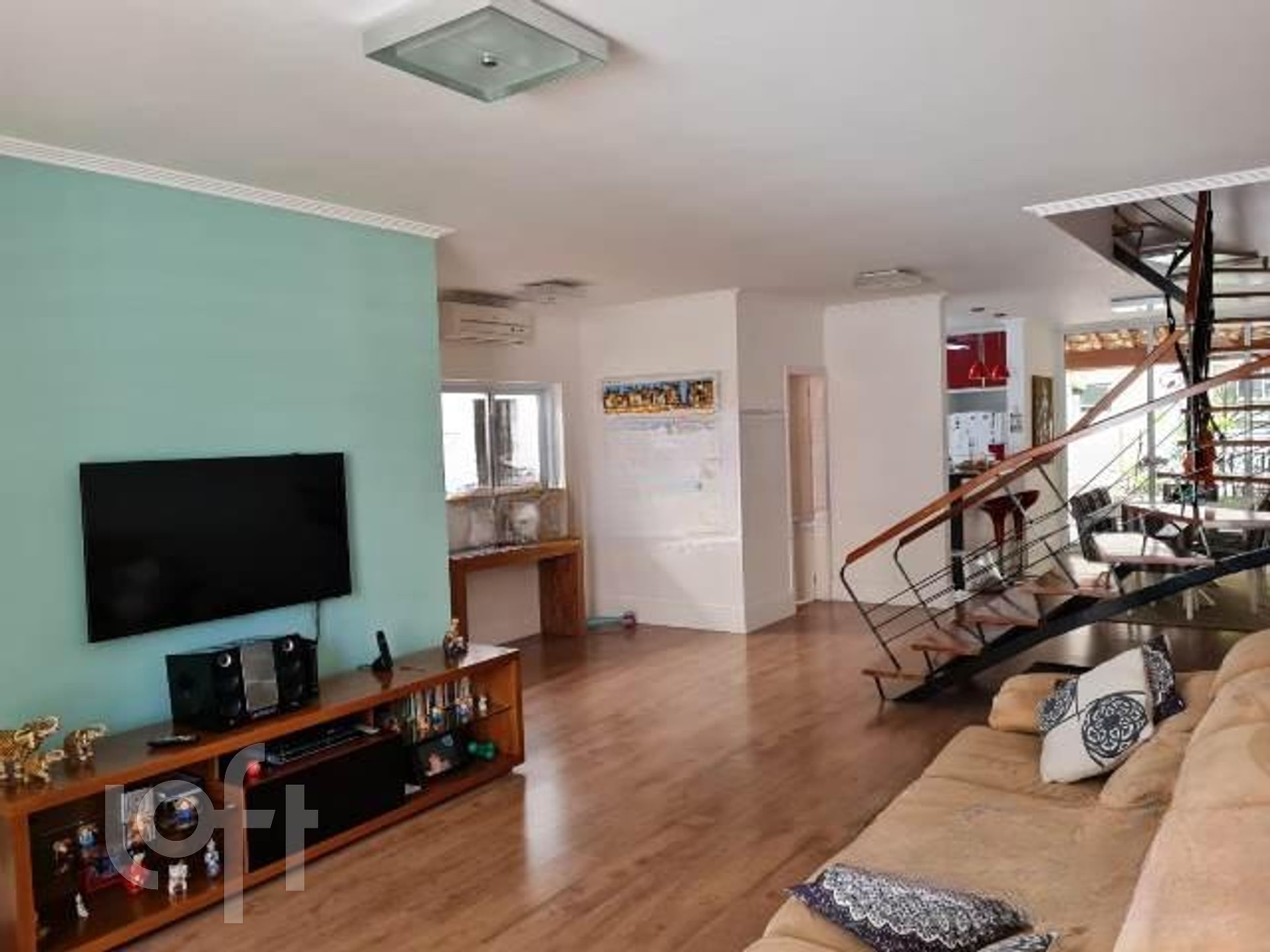 Casa à venda com 3 quartos, 230m² - Foto 1