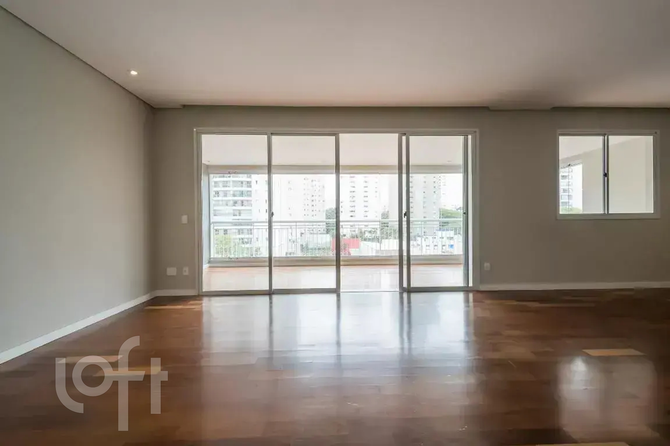 Apartamento à venda com 3 quartos, 135m² - Foto 4