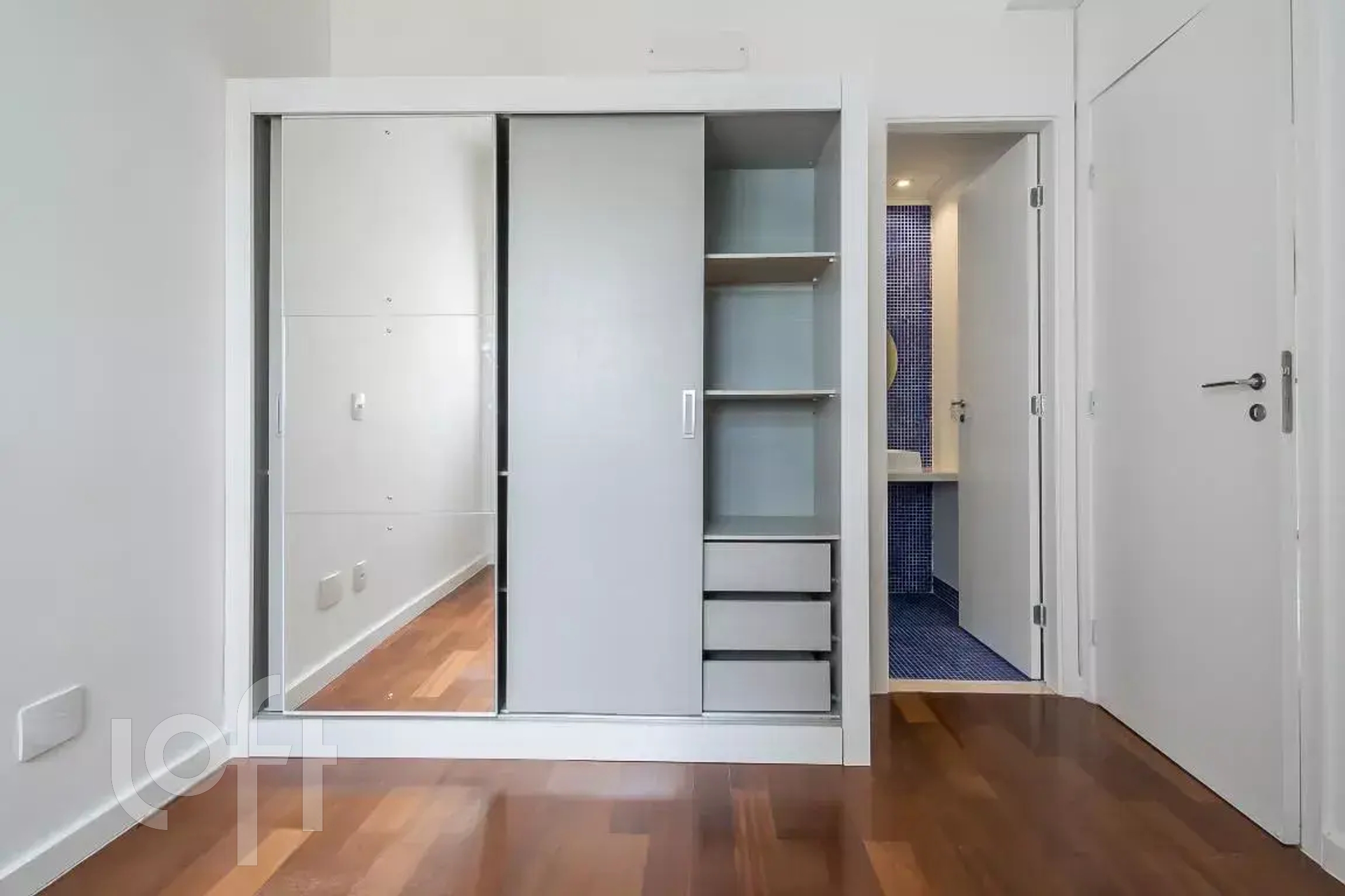 Apartamento à venda com 3 quartos, 135m² - Foto 8