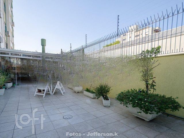 Apartamento com 210m², 3 dormitórios, 1 suíte, 1 vaga, Petrópolis em Porto Alegre