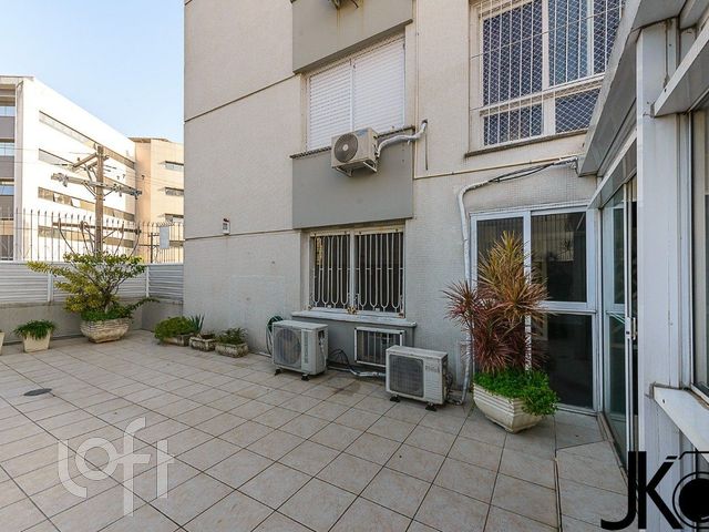 Apartamento com 210m², 3 dormitórios, 1 suíte, 1 vaga, Petrópolis em Porto Alegre