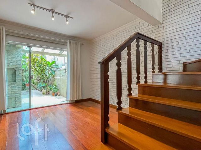 Casa com 198m², 3 dormitórios, 1 suíte, 2 vagas, Rio Branco em Porto Alegre