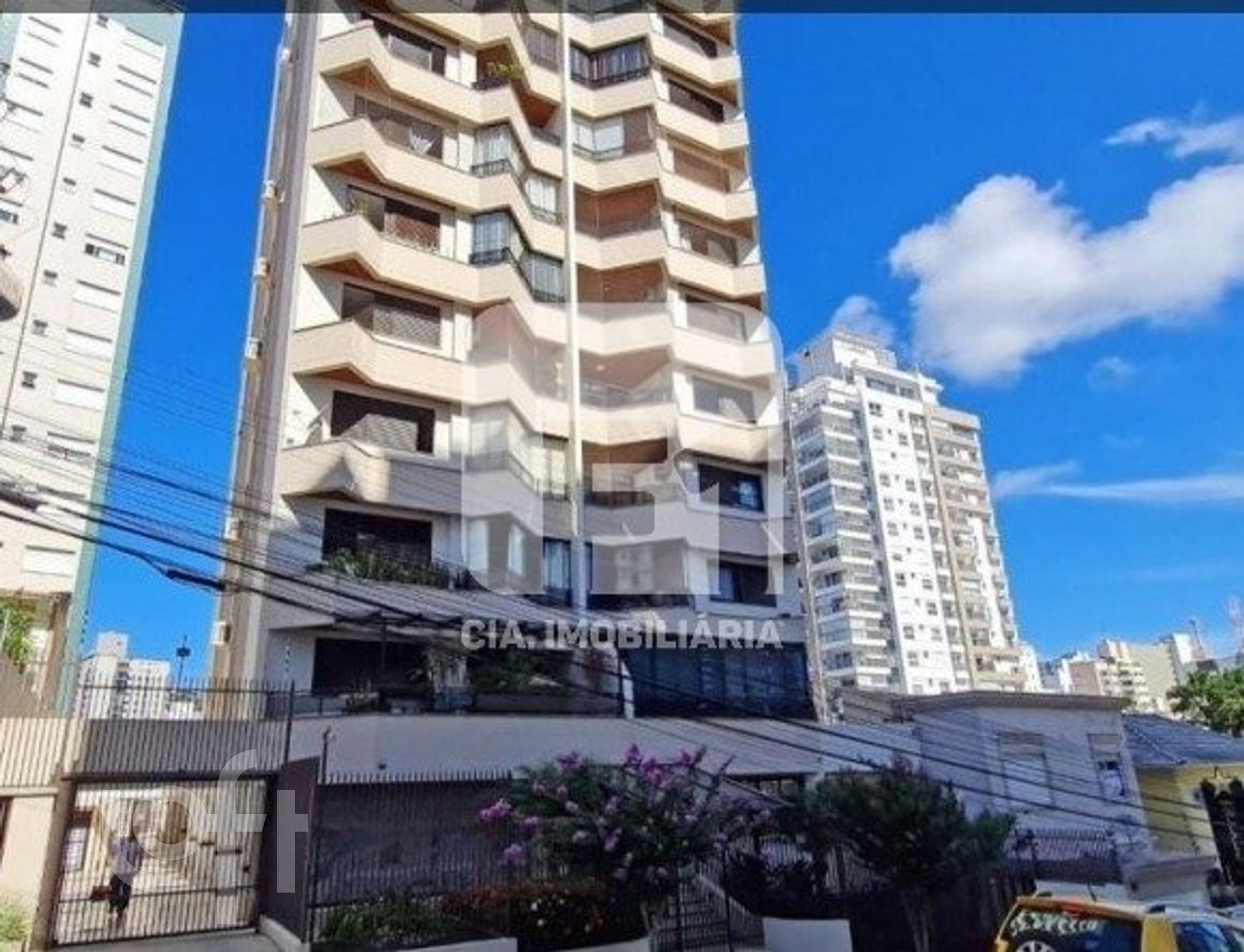 Apartamentos com 202m², 2 quartos, 2 suítes, 2 garagens, no bairro Centro em Florianópolis