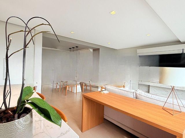 Apartamento com 87m², 2 dormitórios, 2 suítes, 2 vagas, Menino Deus em Porto Alegre