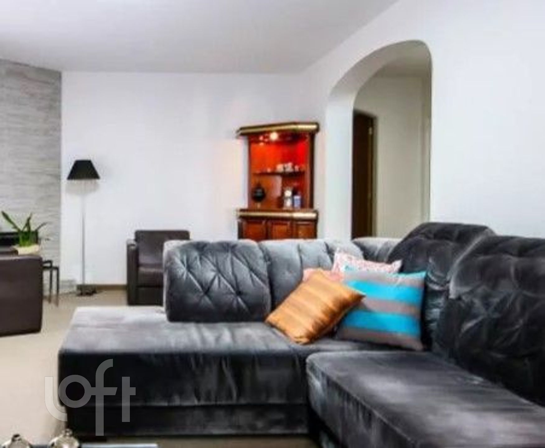 Apartamento à venda com 4 quartos, 224m² - Foto 1