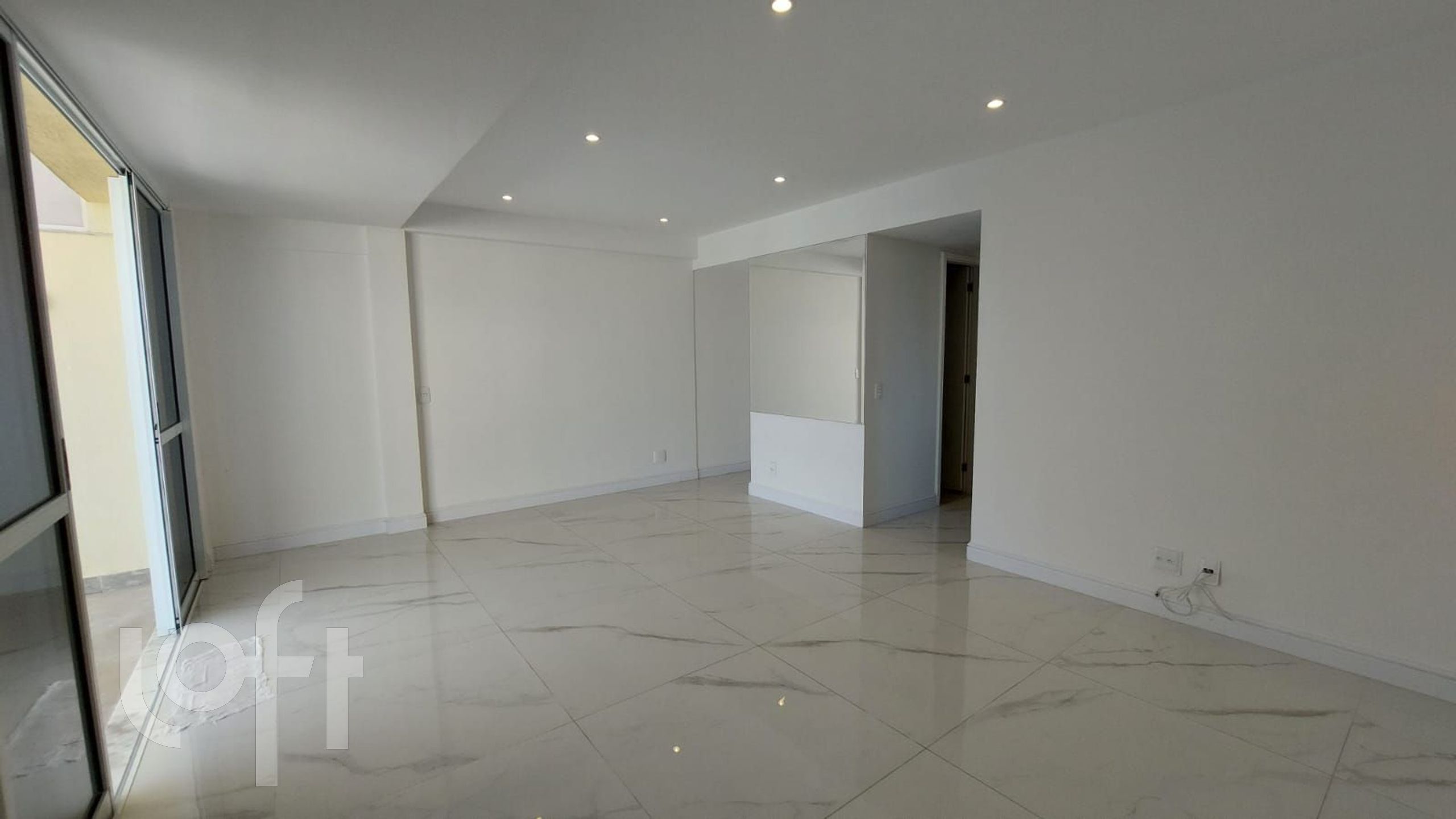 Apartamento à venda com 2 quartos, 160m² - Foto 3