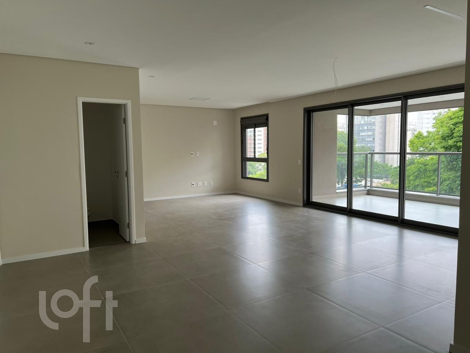 Apartamento à venda com 3 quartos, 186m² - Foto 2