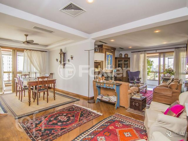 Apartamento com 351m², 3 dormitórios, 1 suíte, 3 vagas, Petrópolis em Porto Alegre