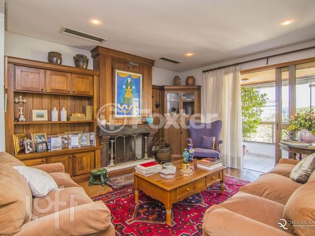 Apartamento com 351m², 3 dormitórios, 1 suíte, 3 vagas, Petrópolis em Porto Alegre