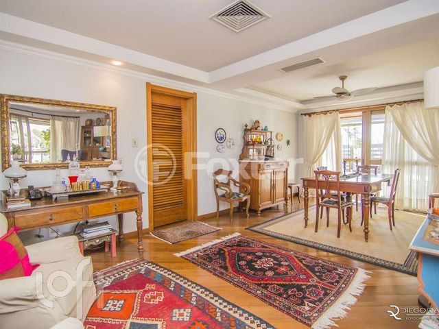 Apartamento com 351m², 3 dormitórios, 1 suíte, 3 vagas, Petrópolis em Porto Alegre