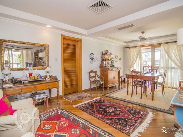 Apartamento com 351m², 3 dormitórios, 1 suíte, 3 vagas, Petrópolis em Porto Alegre