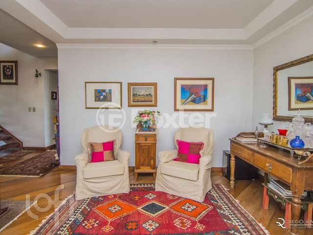 Apartamento com 351m², 3 dormitórios, 1 suíte, 3 vagas, Petrópolis em Porto Alegre